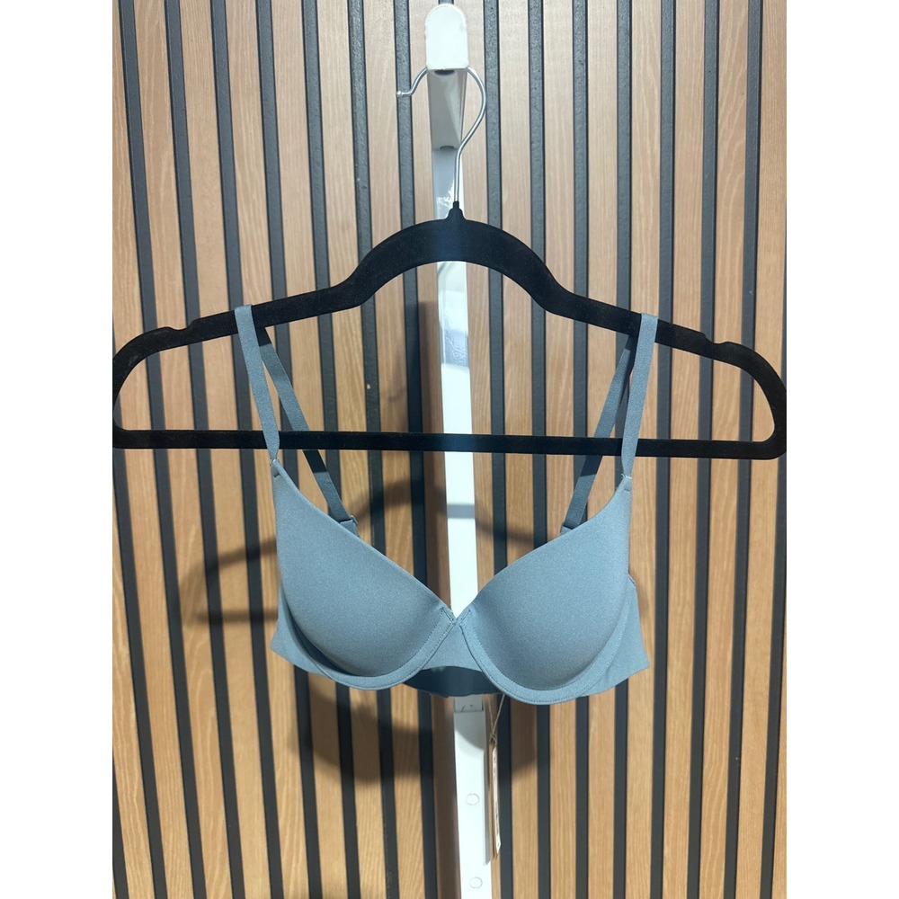SKIMS NWT Fits Everybody T-Shirt Bra - Size 32A